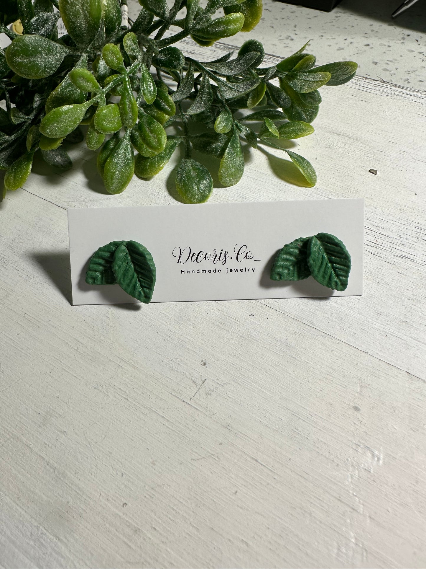 Double leaf stud