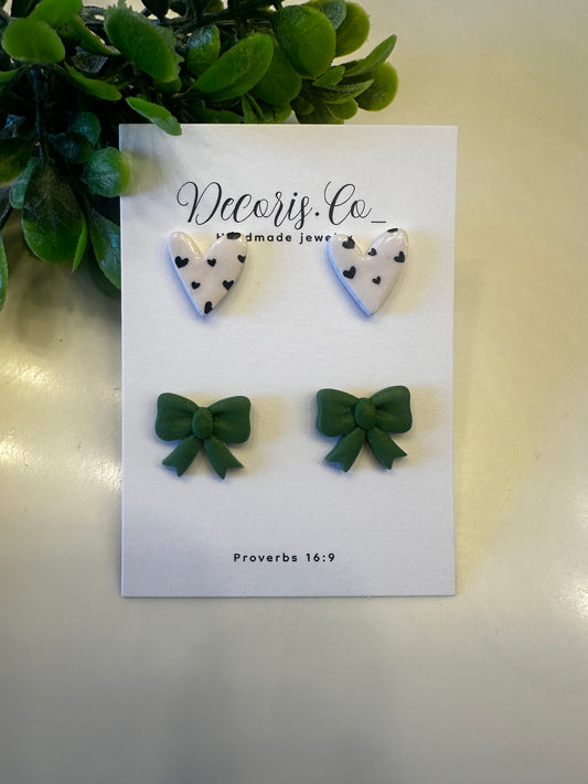 Polka heart with green bow stud pack