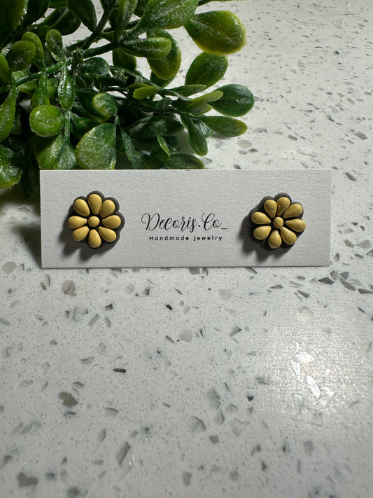 Yellow flower stud