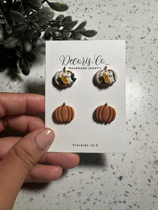 Cream & orange pumpkin stud pack