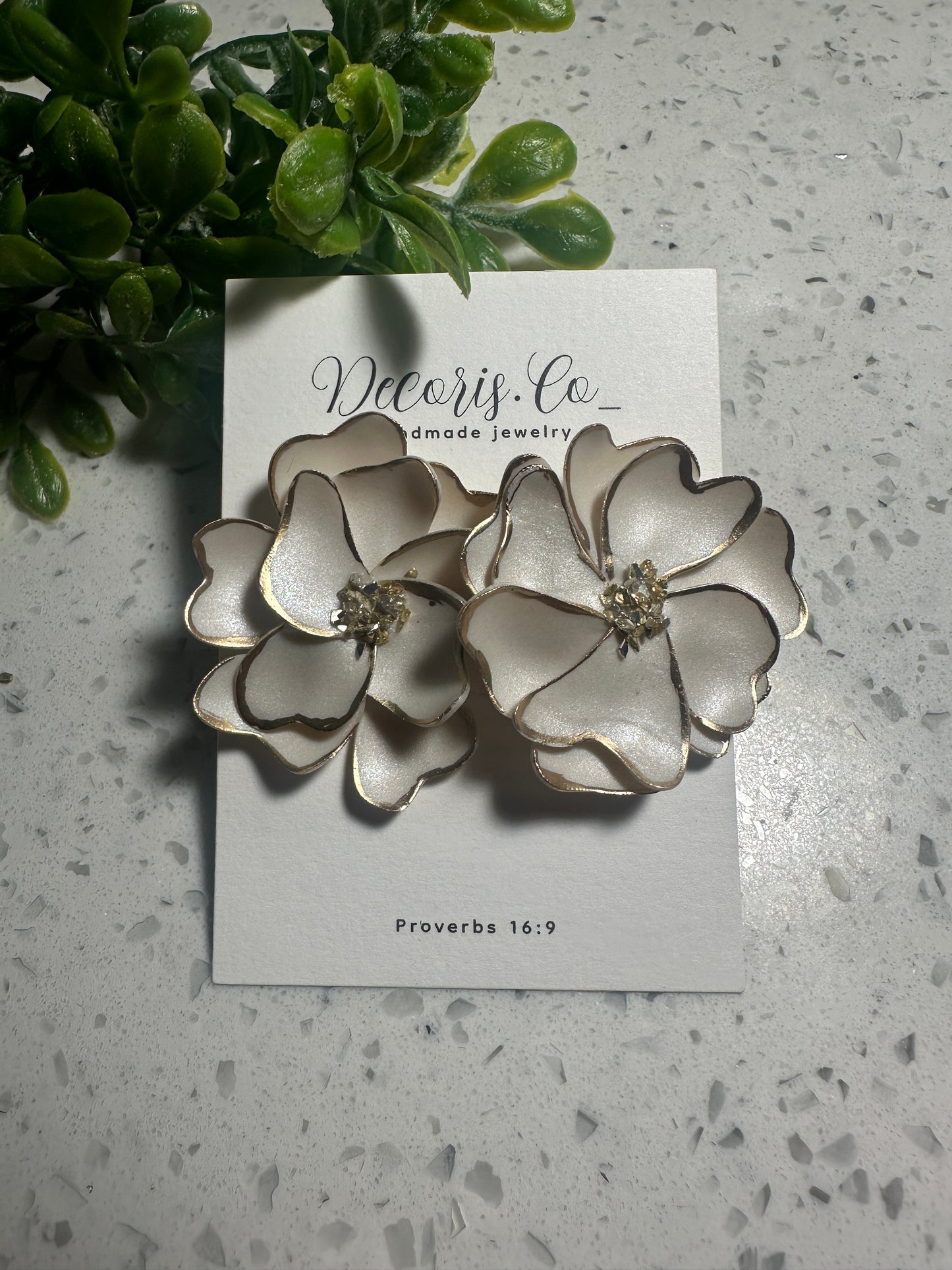 Anniversary florals in Ivory