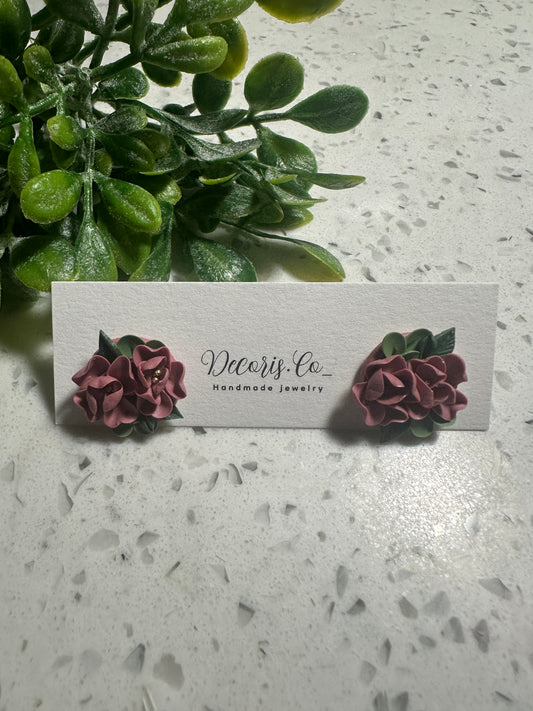Cluster floral stud in mauve taupe